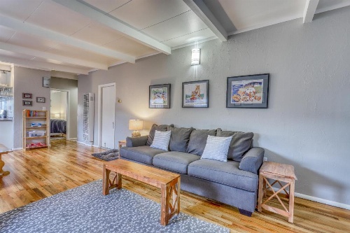 Allegra's Cottage image 14