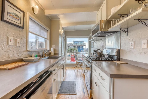 Allegra's Cottage image 2